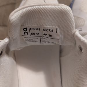 Women's pair OC, size 8 white with blue bottom